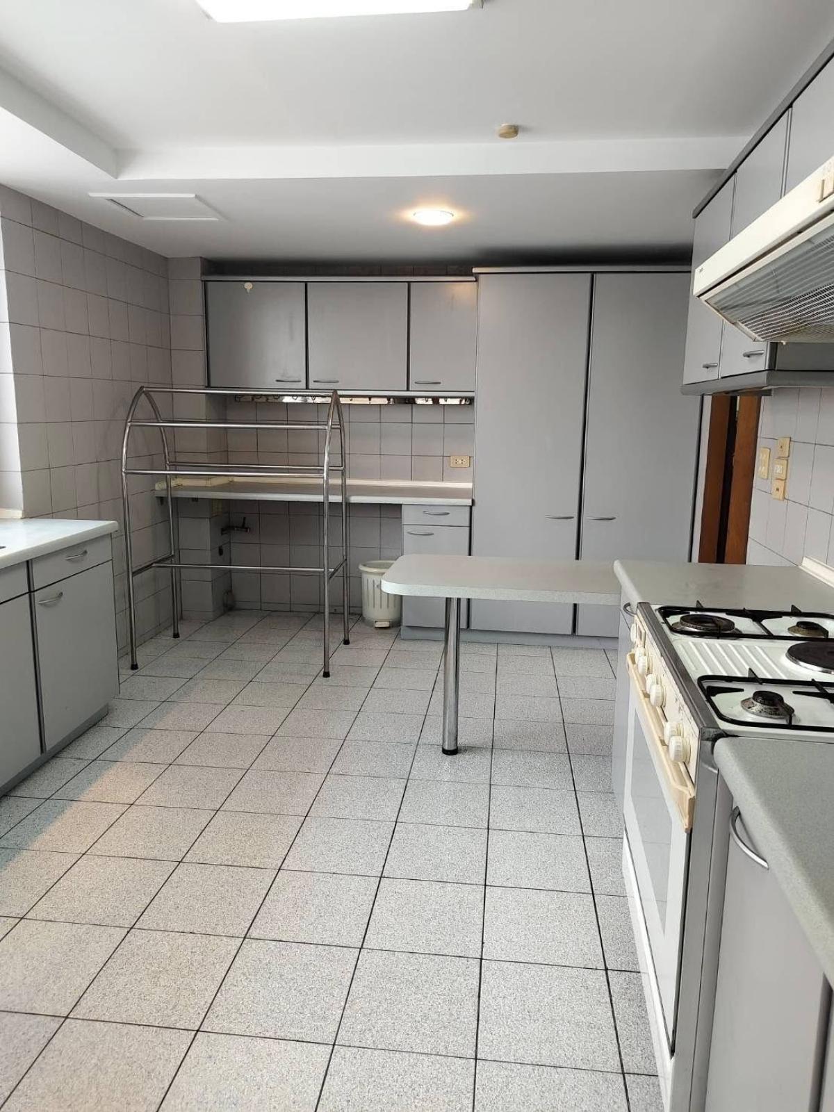 For SaleCondoSukhumvit, Asoke, Thonglor : 03/04/2026, Luxury 3-bedroom 260 sq.m. in the heart of Phrom Phong
For sale: President Park Sukhumvit 24 condominium near BTS/MRT for only 21.9 million! 0642748883