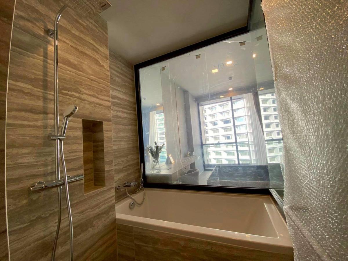 For SaleCondoSukhumvit, Asoke, Thonglor : 03/04/2026, Luxury 1-bedroom condo in the heart of Asoke with a floating pool view
Near BTS/MRT Asoke, priced at 12.9 million. Hurry to reserve! 0642748883
