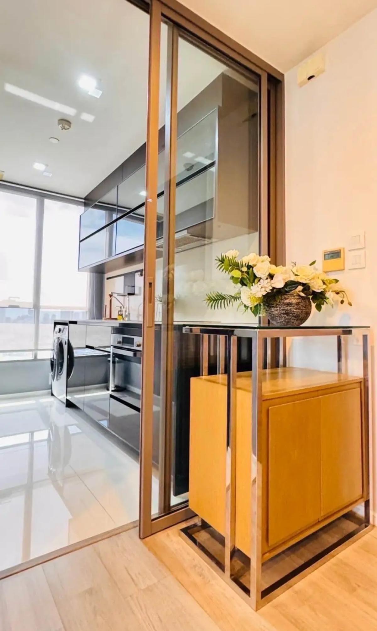 For SaleCondoChiang Mai : 03/04/2026, Luxury condo The Room Sathorn-St. Louis 2 bedrooms 2 bathrooms near BTS Surasak
Price 9.5 million investment or residence do not miss! 0642748883