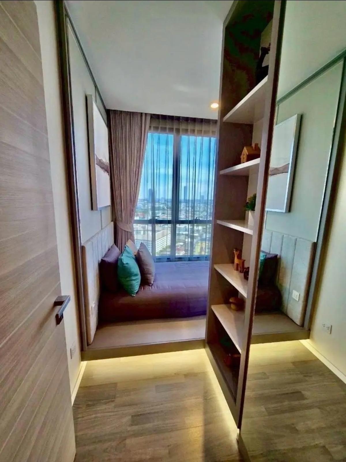 For SaleCondoChiang Mai : 03/04/2026, Luxury condo The Room Sathorn-St. Louis 2 bedrooms 2 bathrooms near BTS Surasak
Price 9.5 million investment or residence do not miss! 0642748883