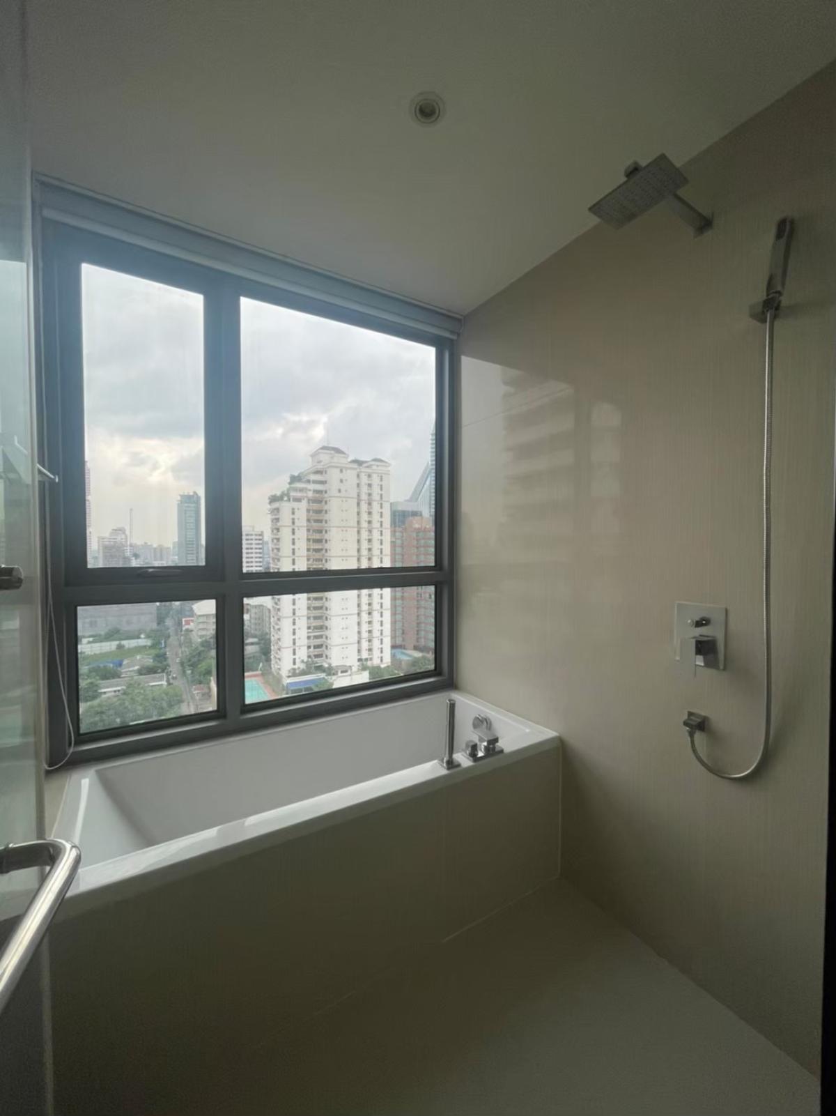 For SaleCondoSukhumvit, Asoke, Thonglor : 03/04/2026, Luxury condo with 2 bedrooms in the heart of Phrom Phong, next to BTS, starting at 7.99 million THB.
An elevated lifestyle at H Sukhumvit 43 – don't miss out! 0642748883