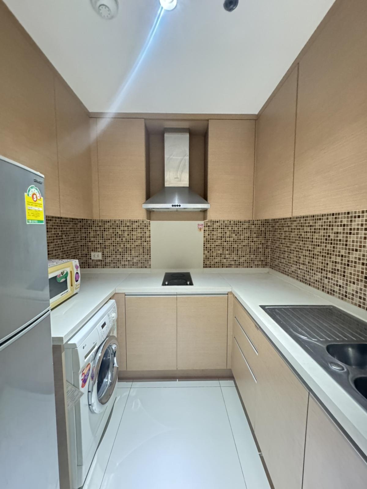 For SaleCondoSathorn, Narathiwat : 03/04/2026, Best value! Luxury condo The Empire Place 57 sq.m. in the heart of Silom, close to BTS Chong Nonsi
Price only 7.3 million, with complete fitness, swimming pool, and full amenities! 0642748883