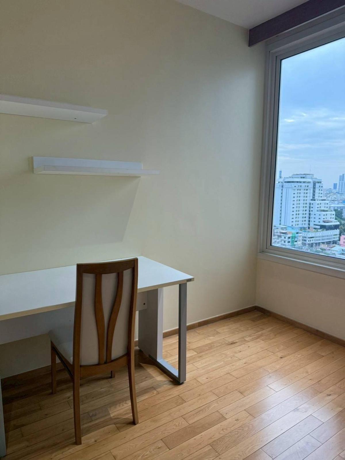 For SaleCondoSathorn, Narathiwat : 03/04/2026, Best value! Luxury condo The Empire Place 57 sq.m. in the heart of Silom, close to BTS Chong Nonsi
Price only 7.3 million, with complete fitness, swimming pool, and full amenities! 0642748883