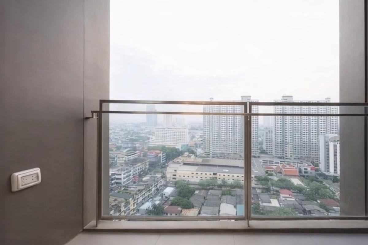 For SaleCondoSapankwai,Jatujak : 03/04/2026, The ultimate value condo THE LINE Phahol-Pradipat 27 sq.m. near BTS Saphan Khwai
with complete facilities, priced at only 3.7 million! 0642748883