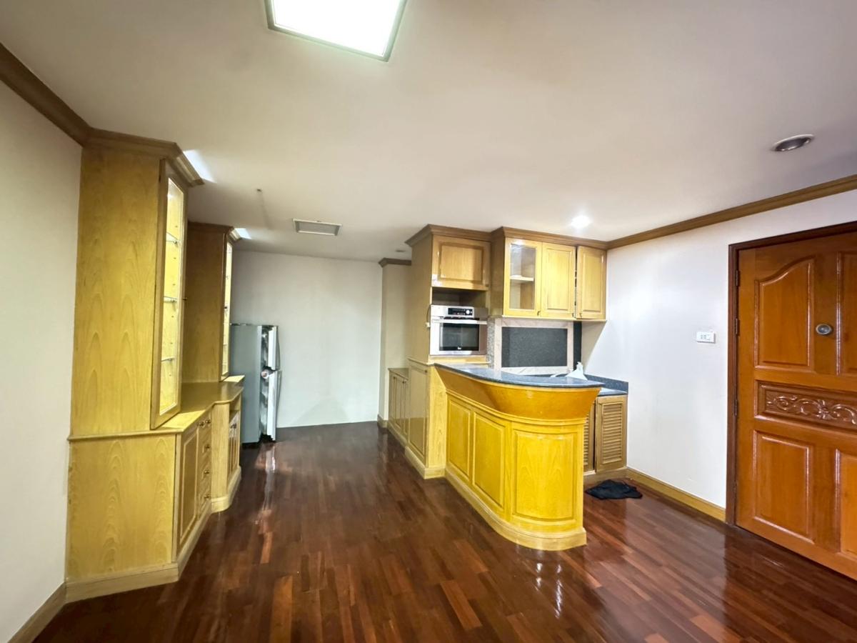 For SaleCondoRama9, Petchburi, RCA : 03/04/2026, Luxury condo 1 bedroom 82 sq.m. in the heart of Ratchada, special price 7 million!
Convenient access to BTS/MRT Ratchathewi, close to all lifestyles 0642748883