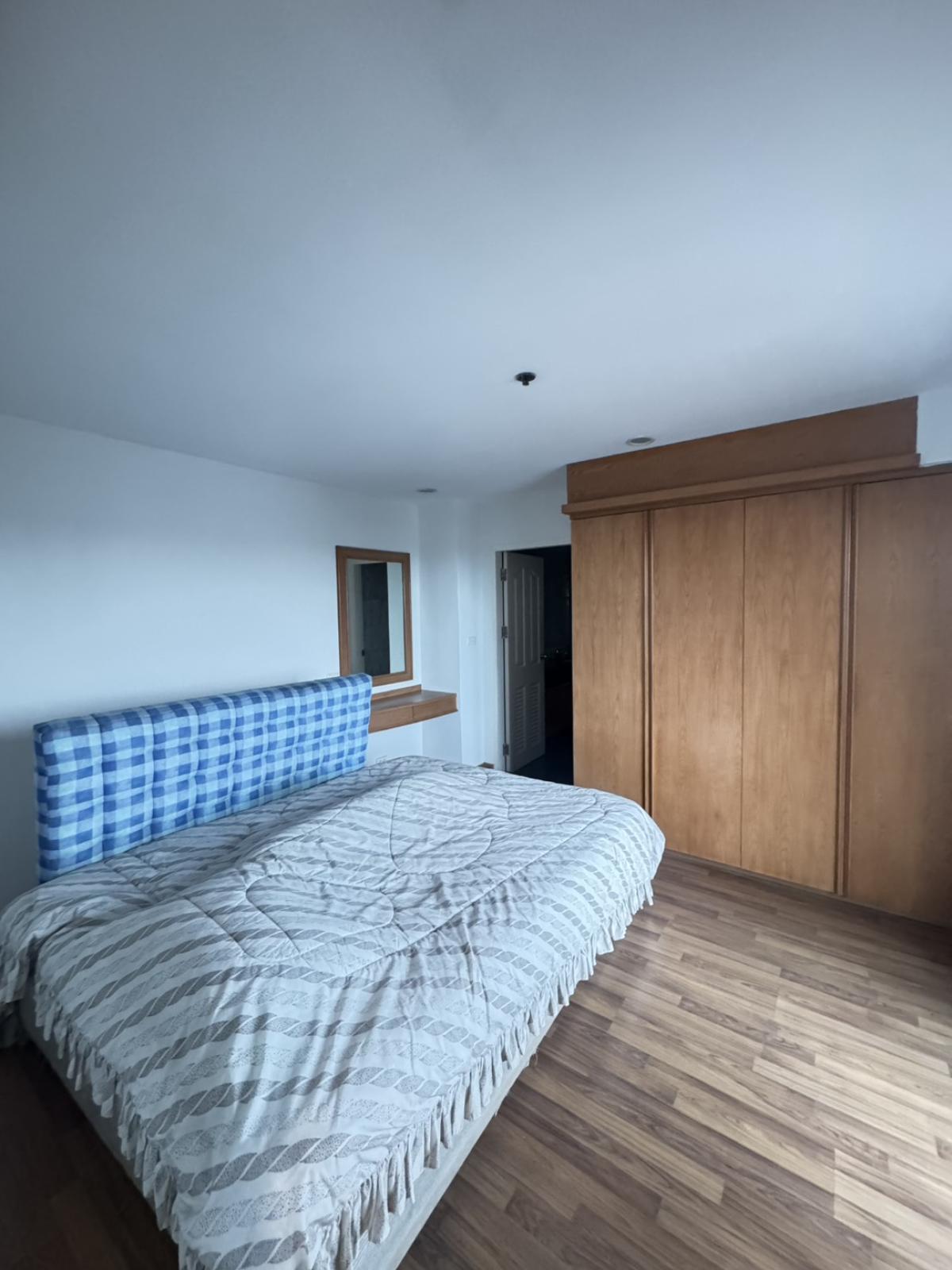 For SaleCondoPhuket : 03/04/2026, Luxury 3 Bed Condo 200 sqm @ The Executive Regent – BTS Chong Nonsi
Prime Location, Exclusive Facilities – Yours for 17.9M THB! 0642748883