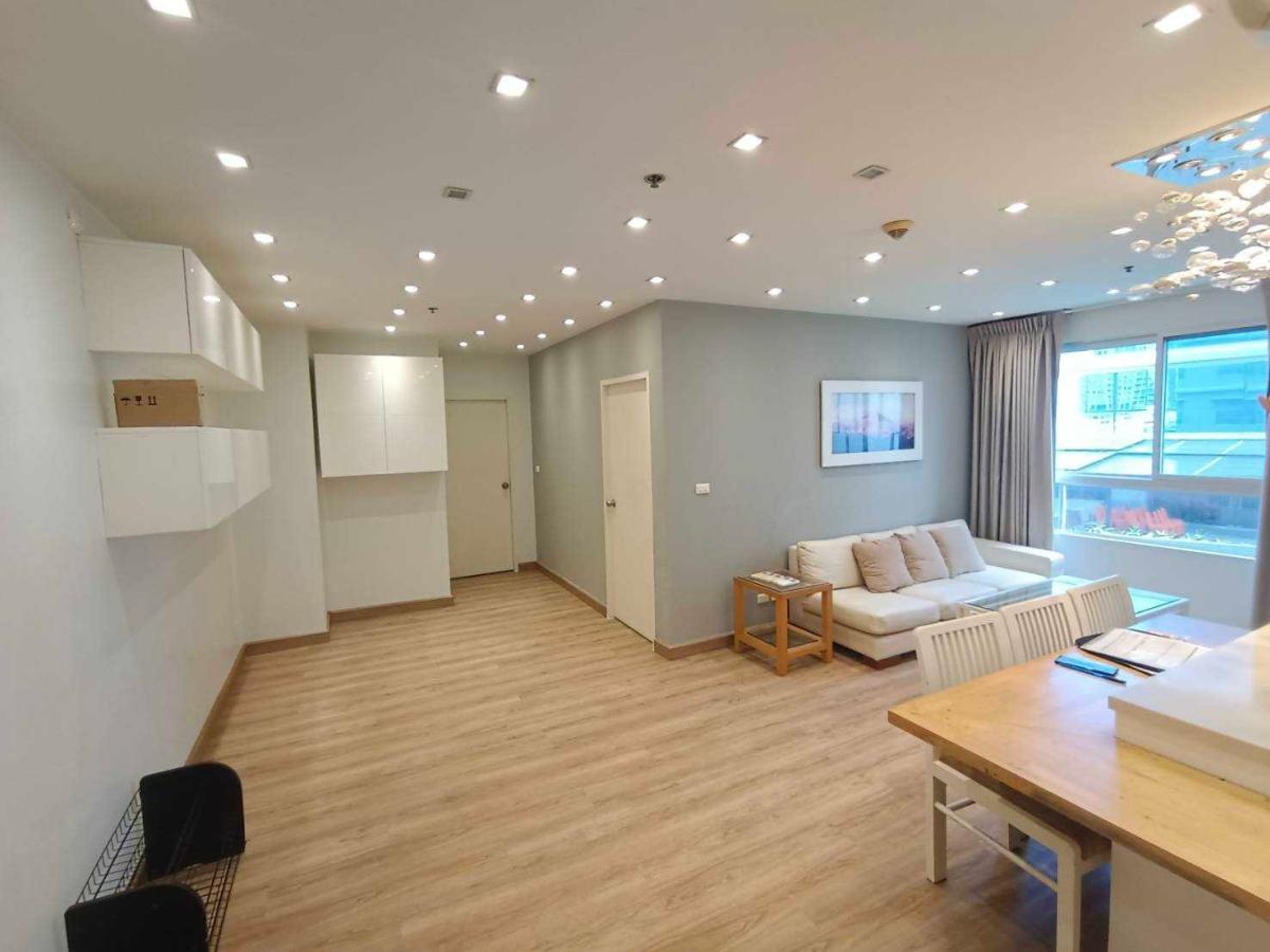 For SaleCondoSukhumvit, Asoke, Thonglor : 03/04/2026, Condo ready to move in, located in the heart of Sukhumvit 26
2 bedrooms, size 75 sq.m., only 8.2 million! 0642748883