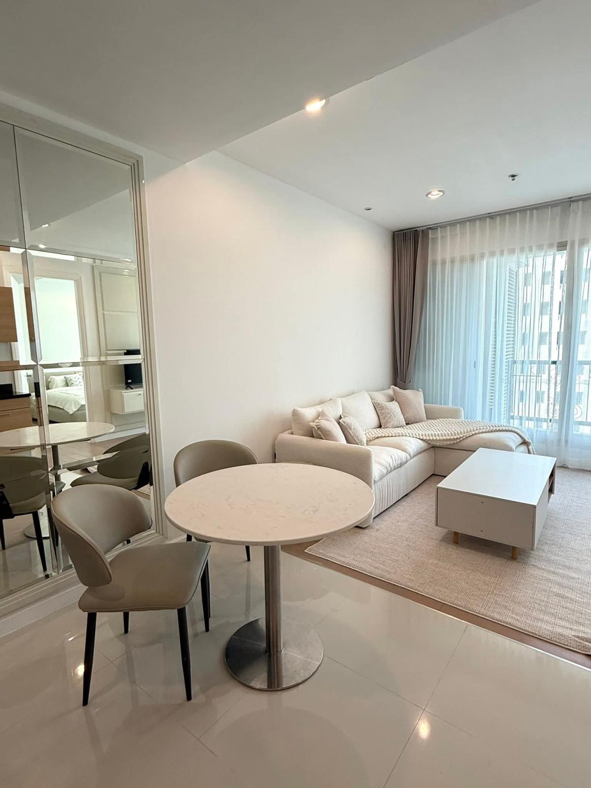 For SaleCondoWitthayu, Chidlom, Langsuan, Ploenchit : 03/04/2026, The Address Chidlom Condo 1 bedroom 55 sq.m. in the city center
For sale 7.9 million / Rent 37,000 baht. Near Chidlom BTS with complete amenities! 0642748883