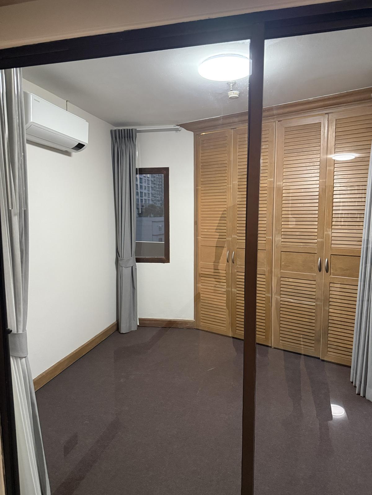 For SaleCondoSukhumvit, Asoke, Thonglor : 03/04/2026, Live luxuriously near BTS Thonglor!
2 bedrooms, 164 sq.m. Fifty Fifth Tower special price! 0642748883