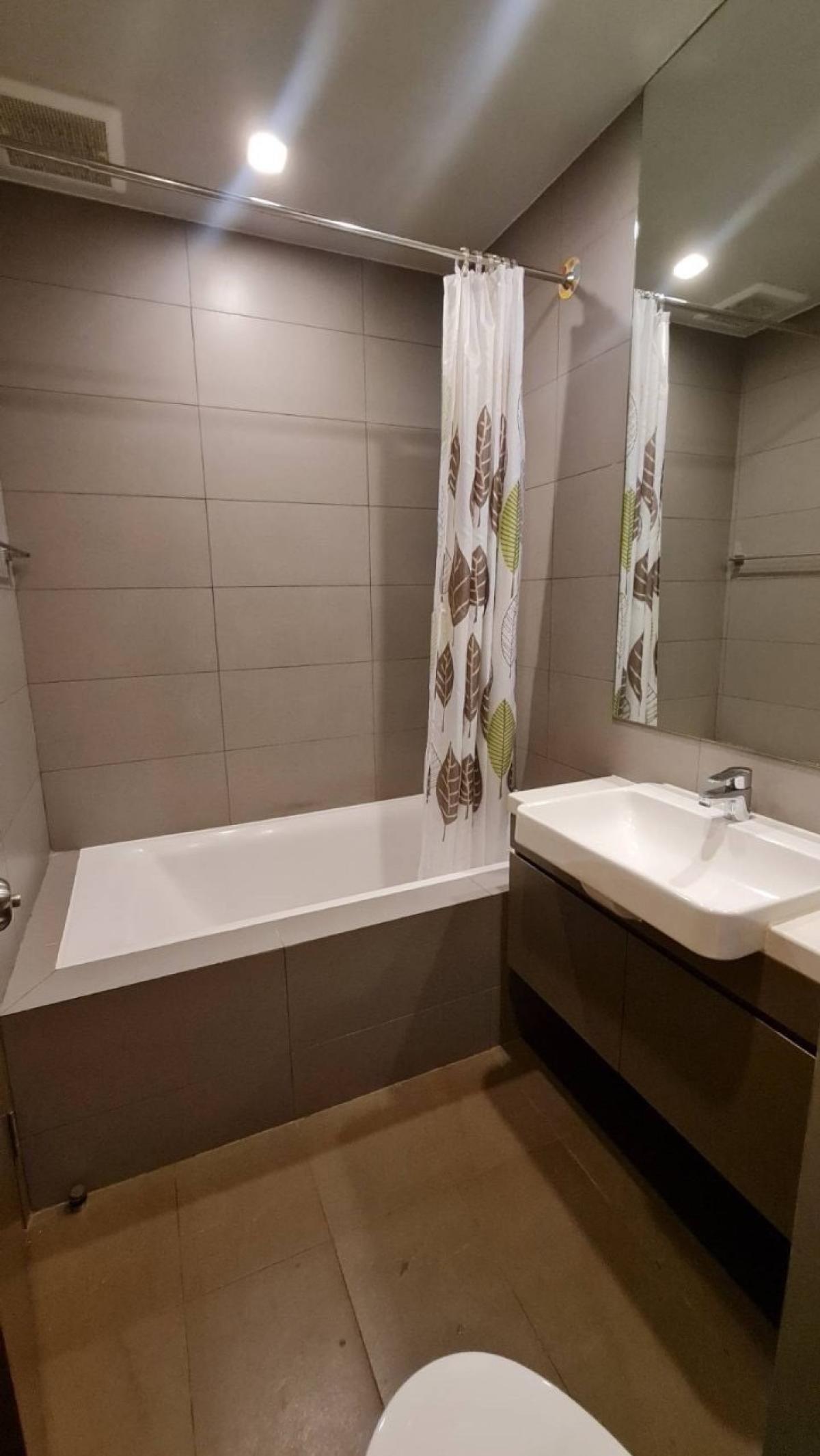 For SaleCondoRatchathewi,Phayathai : 03/04/2026, Condo Noble Revent 1 bedroom near BTS Phaya Thai
For sale 5.52 million / Rent 20,000 baht with complete facilities! 0642748883