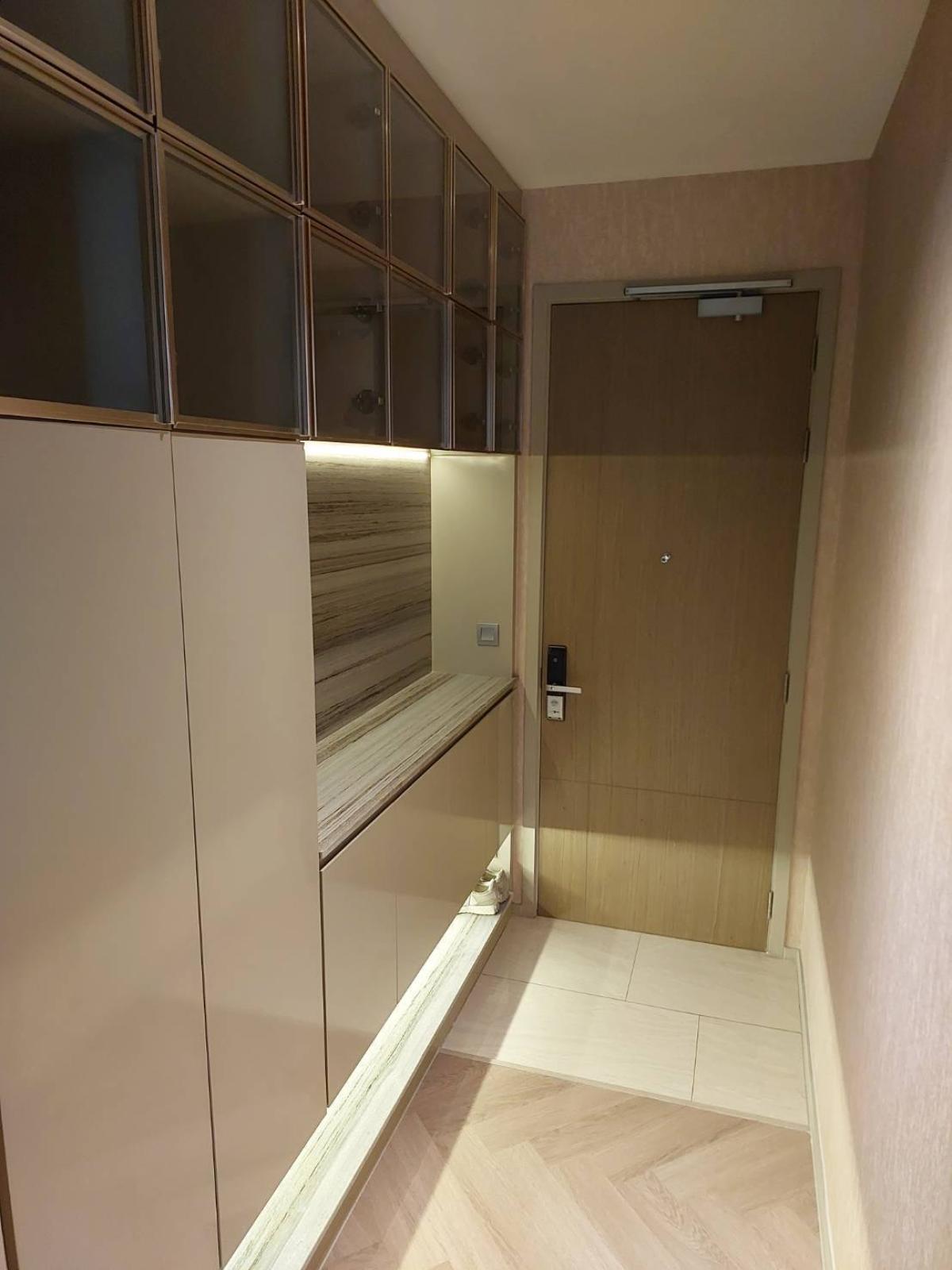 ขายคอนโดสีลม ศาลาแดง บางรัก : 03/04/2026, รวมค่าโอนชีวิตหรูใจกลางสีลม 2 ห้องนอน 75 ตร.ม. พร้อมสิ่งอำนวยความสะดวกรอบด้าน 
ขาย Ashton Silom เพียง 16 ลบ. ใกล้ BTS/MRT ช่องนนทรี! 0642748883