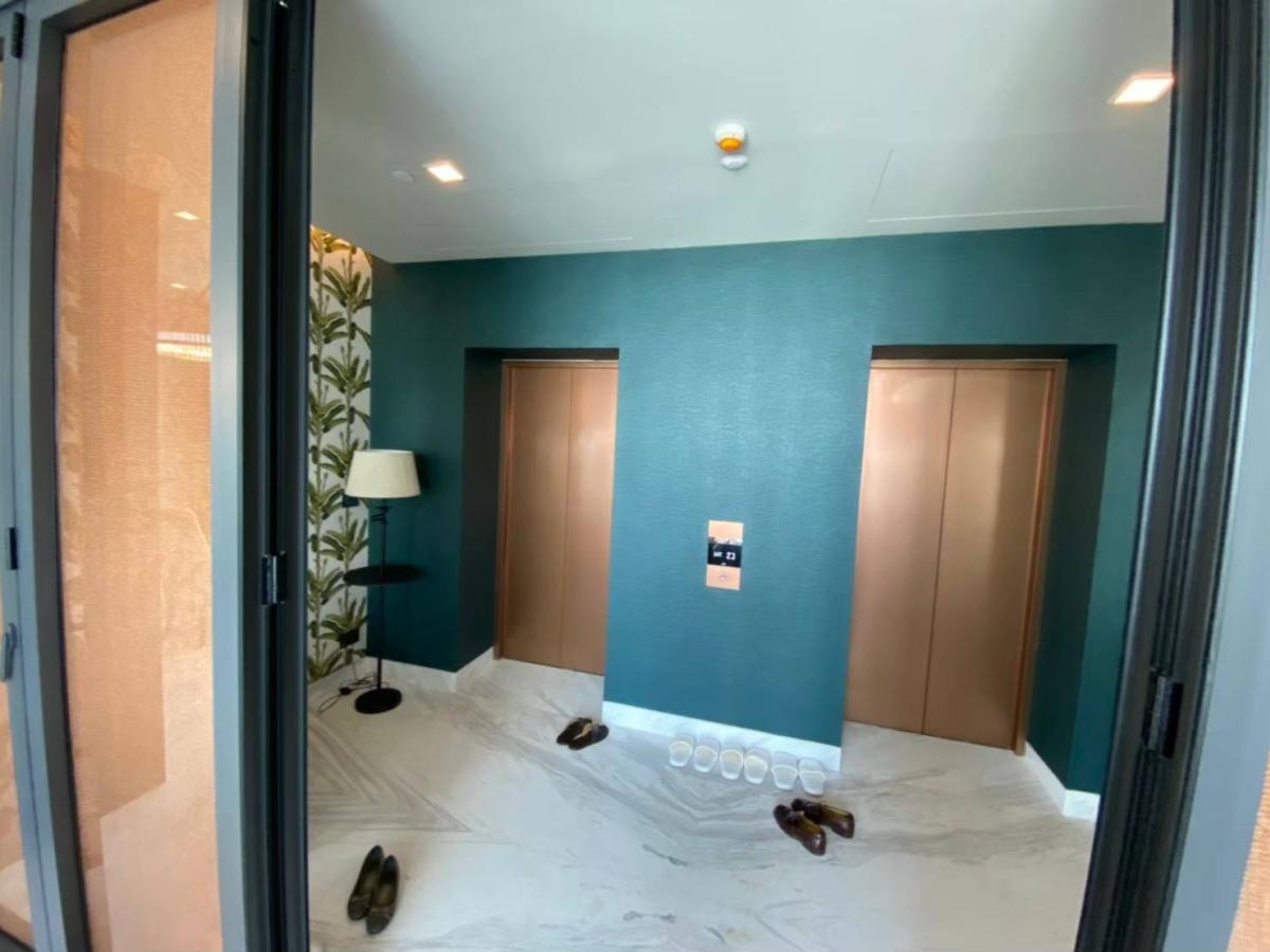 For RentCondoSukhumvit, Asoke, Thonglor : 03/04/2026, Luxury premium level! 2 bedrooms at The Monument Thonglor ready to move in immediately
Rent 135,000 Baht/month near BTS Thonglor, convenient for every journey! 0642748883