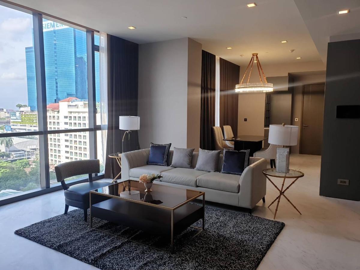 For RentCondoSukhumvit, Asoke, Thonglor : 03/04/2026, Luxury premium level! 2 bedrooms at The Monument Thonglor ready to move in immediately
Rent 135,000 Baht/month near BTS Thonglor, convenient for every journey! 0642748883