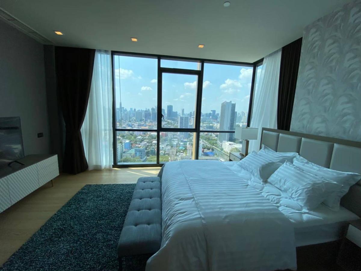 For RentCondoSukhumvit, Asoke, Thonglor : 03/04/2026, Luxury premium level! 2 bedrooms at The Monument Thonglor ready to move in immediately
Rent 135,000 Baht/month near BTS Thonglor, convenient for every journey! 0642748883