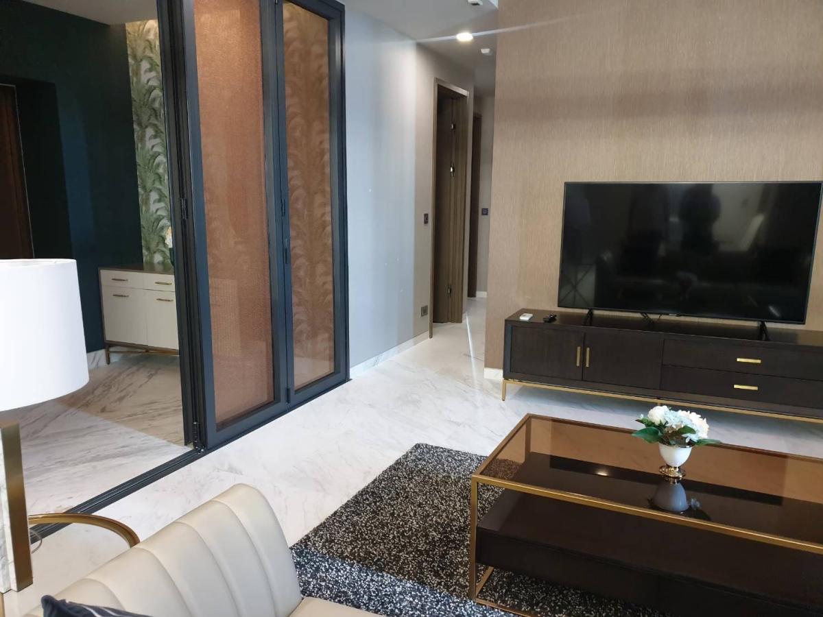 For RentCondoSukhumvit, Asoke, Thonglor : 03/04/2026, Luxury premium level! 2 bedrooms at The Monument Thonglor ready to move in immediately
Rent 135,000 Baht/month near BTS Thonglor, convenient for every journey! 0642748883