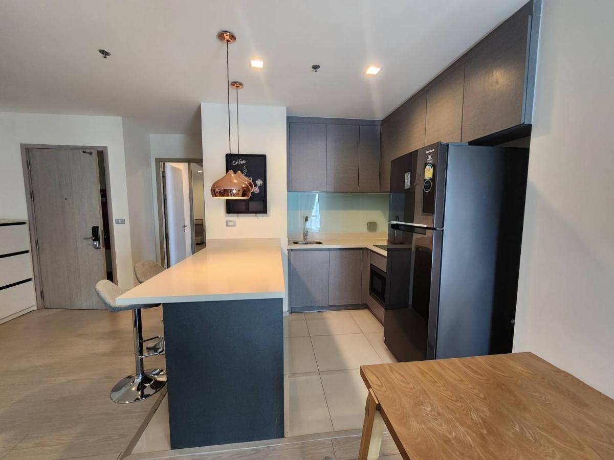 For RentCondoSukhumvit, Asoke, Thonglor : 03/04/2026, Rent a condo RHYTHM Sukhumvit 36-38 in the heart of Thonglor
2 bedrooms, 78.7 sq.m. with swimming pool and fitness, price 65,000 baht/month 0642748883