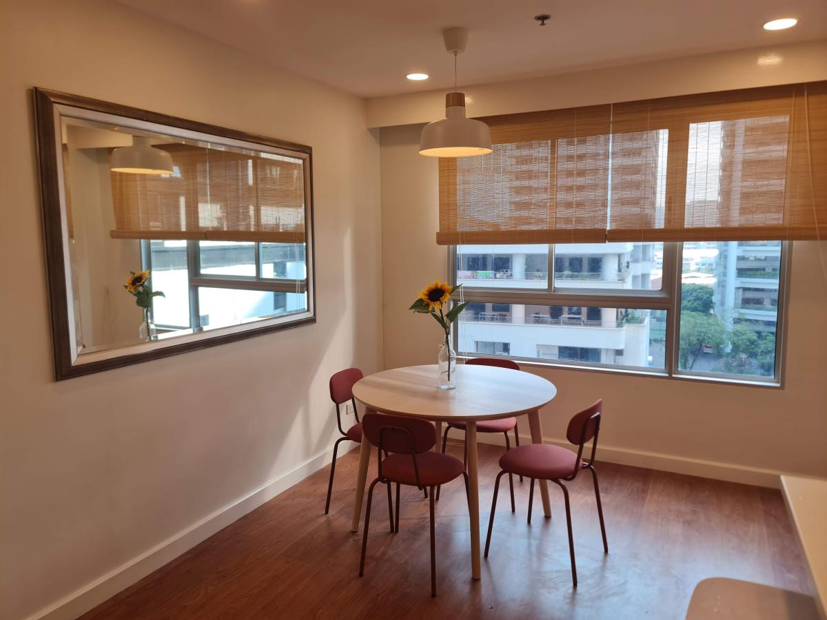 ให้เช่าคอนโดสุขุมวิท อโศก ทองหล่อ : 03/04/2026, เช่าคอนโดหรู 2 ห้องนอน @ Condo One X สุขุมวิท 26 ใกล้ BTS พร้อมพงษ์ 
ขนาด 77 ตร.ม. ราคาเพียง 43,000 บาท/เดือน! ติดต่อวันนี้ EB-88322 0642748883