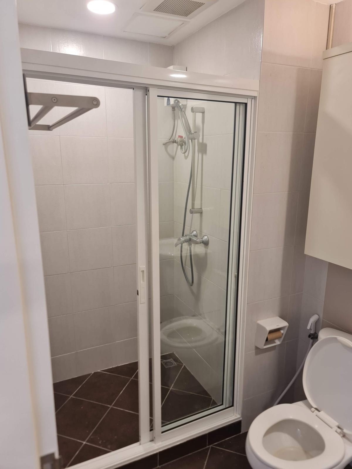 ให้เช่าคอนโดสุขุมวิท อโศก ทองหล่อ : 03/04/2026, เช่าคอนโดหรู 2 ห้องนอน @ Condo One X สุขุมวิท 26 ใกล้ BTS พร้อมพงษ์ 
ขนาด 77 ตร.ม. ราคาเพียง 43,000 บาท/เดือน! ติดต่อวันนี้ EB-88322 0642748883