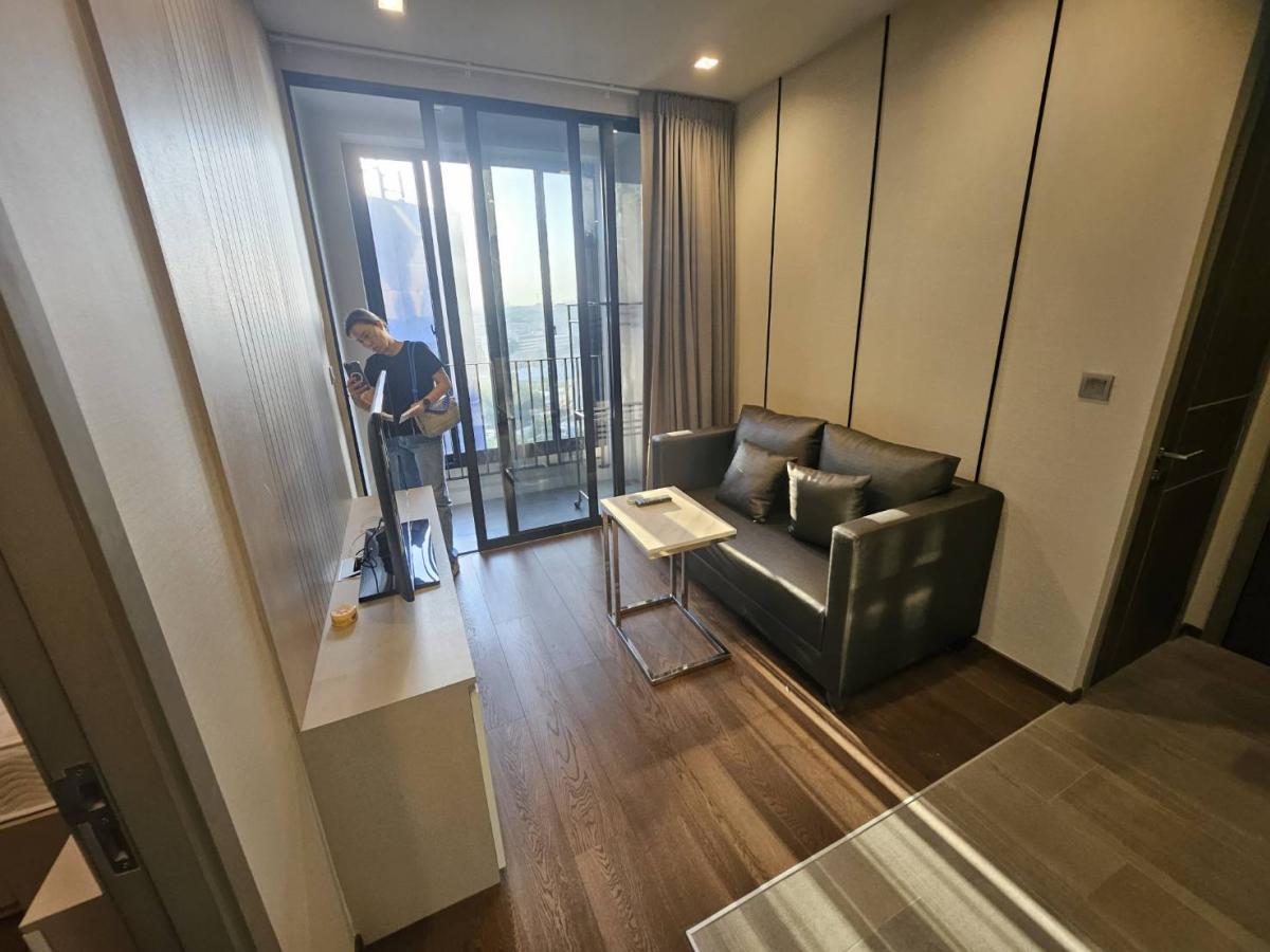 ให้เช่าคอนโดอารีย์ อนุสาวรีย์ : 03/04/2026, Ideo Q Victory 1 ห้องนอน 0 เมตร BTS อนุสาวรีย์ฯ 
เช่า 28,000 ฿/เดือน วิวสระว่ายน้ำ-ฟิตเนส ชั้น 38-39! 0642748883