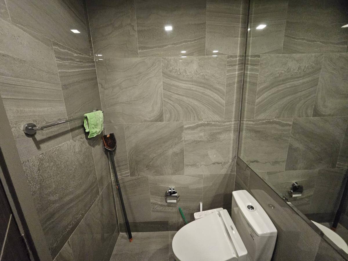 ให้เช่าคอนโดอารีย์ อนุสาวรีย์ : 03/04/2026, Ideo Q Victory 1 ห้องนอน 0 เมตร BTS อนุสาวรีย์ฯ 
เช่า 28,000 ฿/เดือน วิวสระว่ายน้ำ-ฟิตเนส ชั้น 38-39! 0642748883