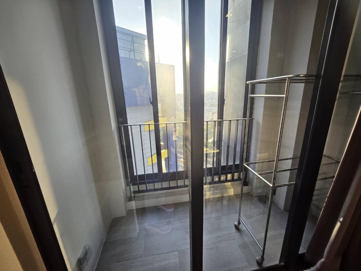 ให้เช่าคอนโดอารีย์ อนุสาวรีย์ : 03/04/2026, Ideo Q Victory 1 ห้องนอน 0 เมตร BTS อนุสาวรีย์ฯ 
เช่า 28,000 ฿/เดือน วิวสระว่ายน้ำ-ฟิตเนส ชั้น 38-39! 0642748883