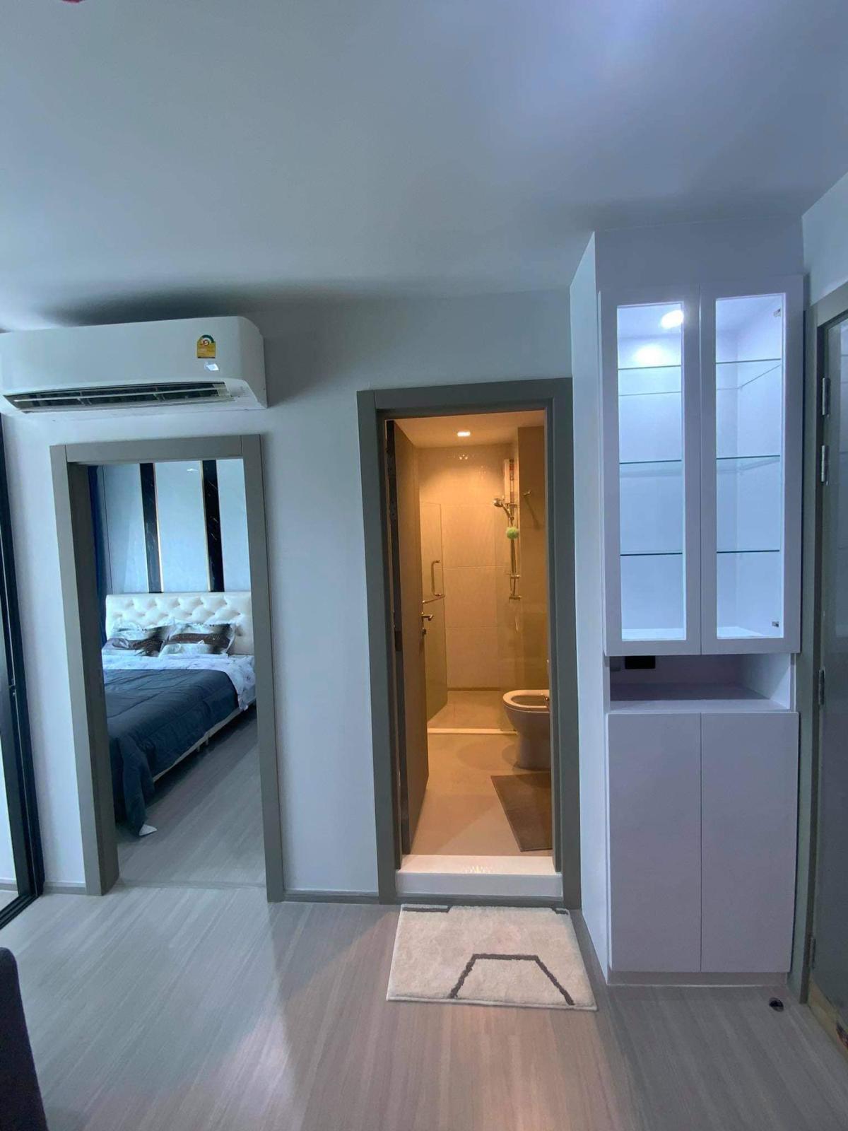 ให้เช่าคอนโดพระราม 9 เพชรบุรีตัดใหม่ RCA : 03/04/2026, ชีวิตสะดวกสบายใจกลางพระราม 9! 
Condo 2 ห้องนอน 25,000 บาท/เดือน ใกล้ BTS/MRT 0642748883