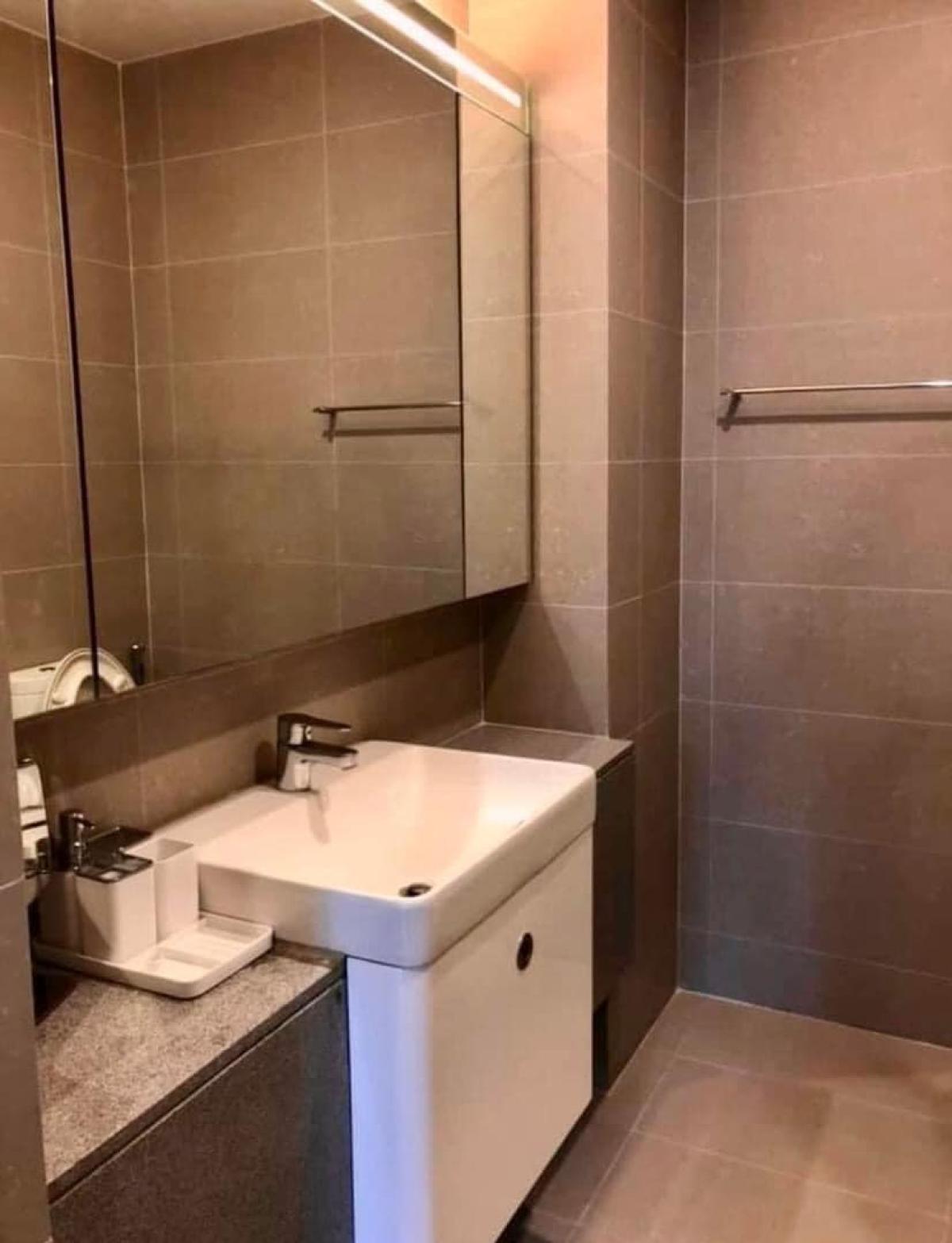 ให้เช่าคอนโดวิทยุ ชิดลม หลังสวน : 03/04/2026, เช่าคอนโด Noble Ploenchit 1นอน 42,000บ./เดือน 
ใกล้ BTS เพลินจิต พร้อมสระว่ายน้ำและฟิตเนส! 0642748883