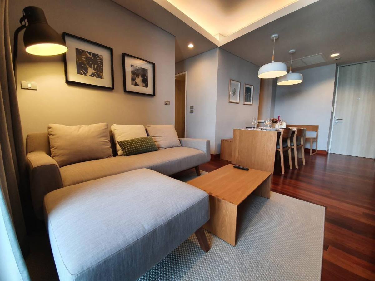 For RentCondoSukhumvit, Asoke, Thonglor : 03/04/2026, Chic in the heart with a belly! 2 bedrooms The Lumpini 24 near BTS ready to move in!
Only 40,000 baht/month with full amenities included! 0642748883