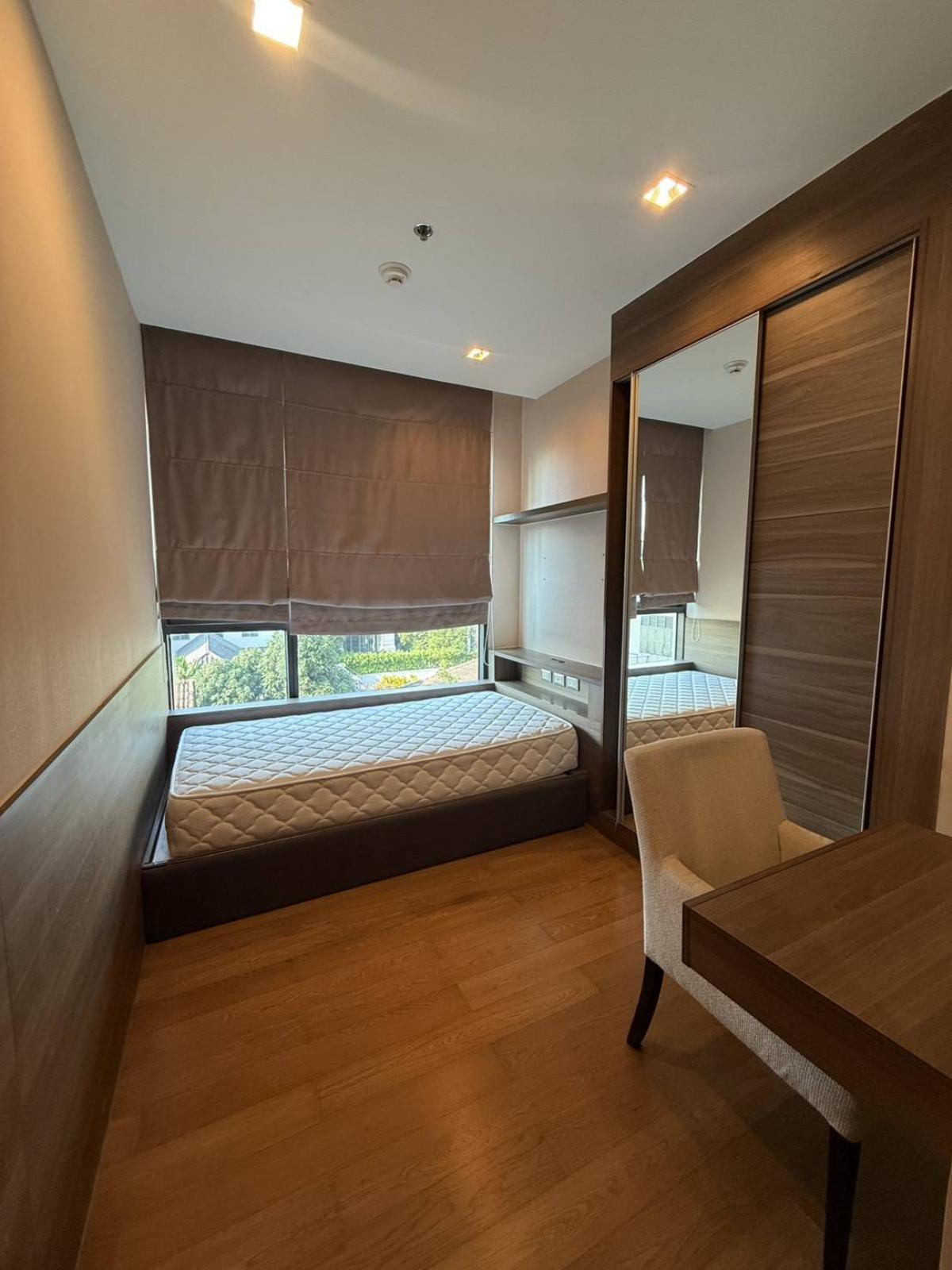 For SaleCondoSathorn, Narathiwat : 03/04/2026, Luxury condo The Address Sathorn 12 in the city center, near BTS/MRT
2 bedrooms, 2 bathrooms, for sale at 9.99 million, rent at 40,000/month, with complete amenities! 0642748883