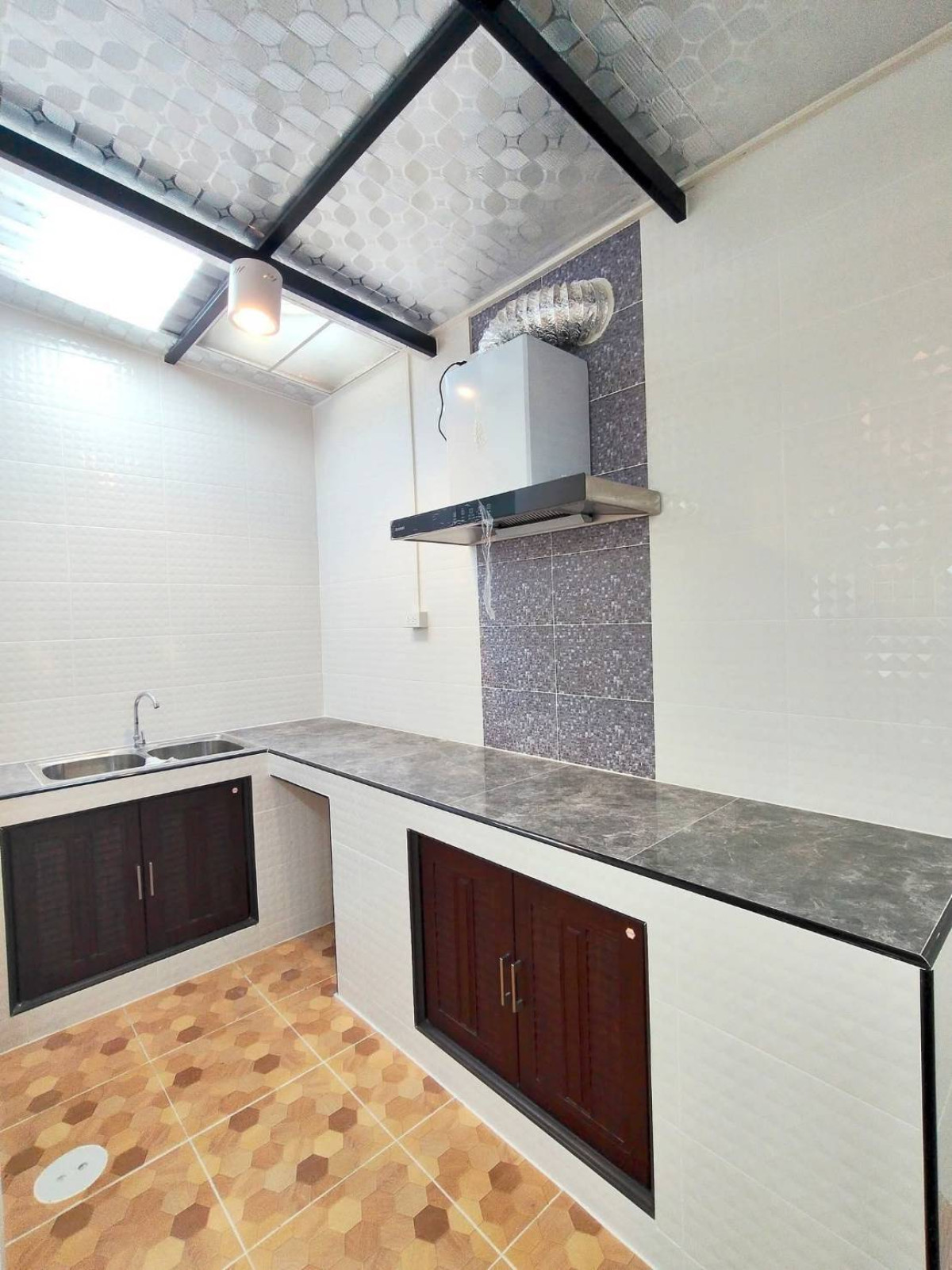 For SaleTownhomePathum Thani,Rangsit, Thammasat : For Sale Townhouse/Townhome  , Baan Thara Rin  Khlong 2 , wide frontage , newly renovated , Khu Khot , Lam Luk Ka , Pathum Thani , CX-146196