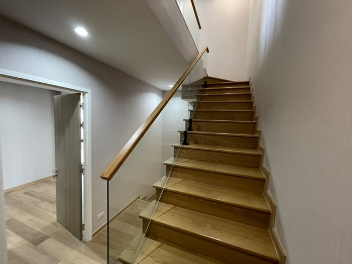 For RentHouseSukhumvit, Asoke, Thonglor : HR3340 FOR RENT Ultra-Luxury House @Sage Thonglor 25, 4.5-storey detached house, premium level. With private elevator and swimming pool in the heart of Thonglor.