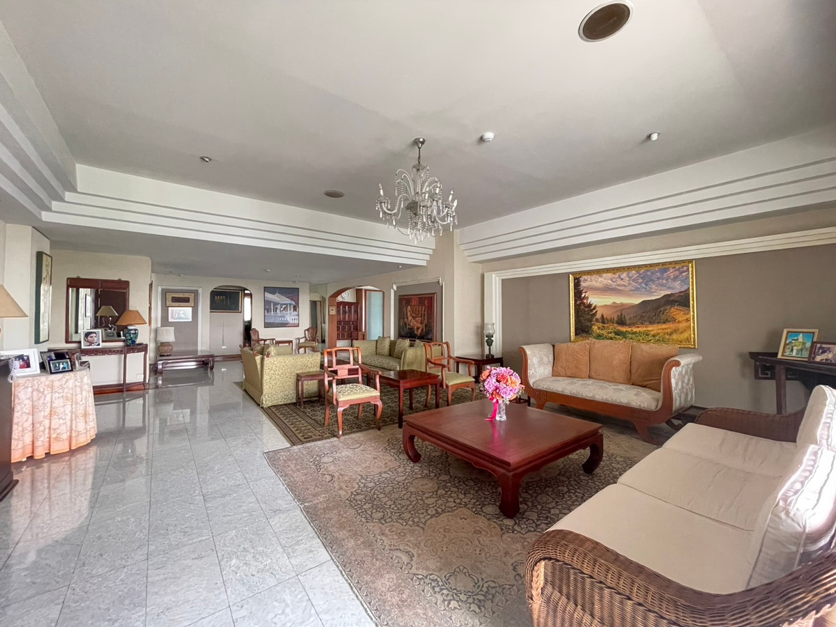 ขายคอนโดสุขุมวิท อโศก ทองหล่อ : 🔥 ขายคอนโดหรู Oriental Towers เอกมัย 4 ห้องนอน 475 ตร.ม. ใกล้ BTS เอกมัย | Luxury Condo Bangkok