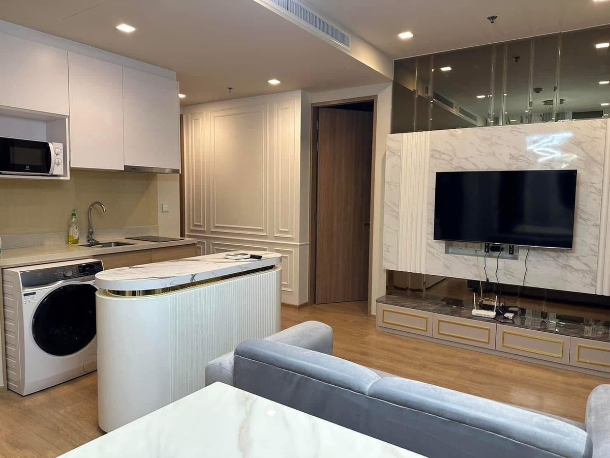 For RentCondoSukhumvit, Asoke, Thonglor : For rent: Noble Around 33, wide room, 2 bedrooms, complete functions, beautiful room, excellent condition @BTS Phrom Phong.