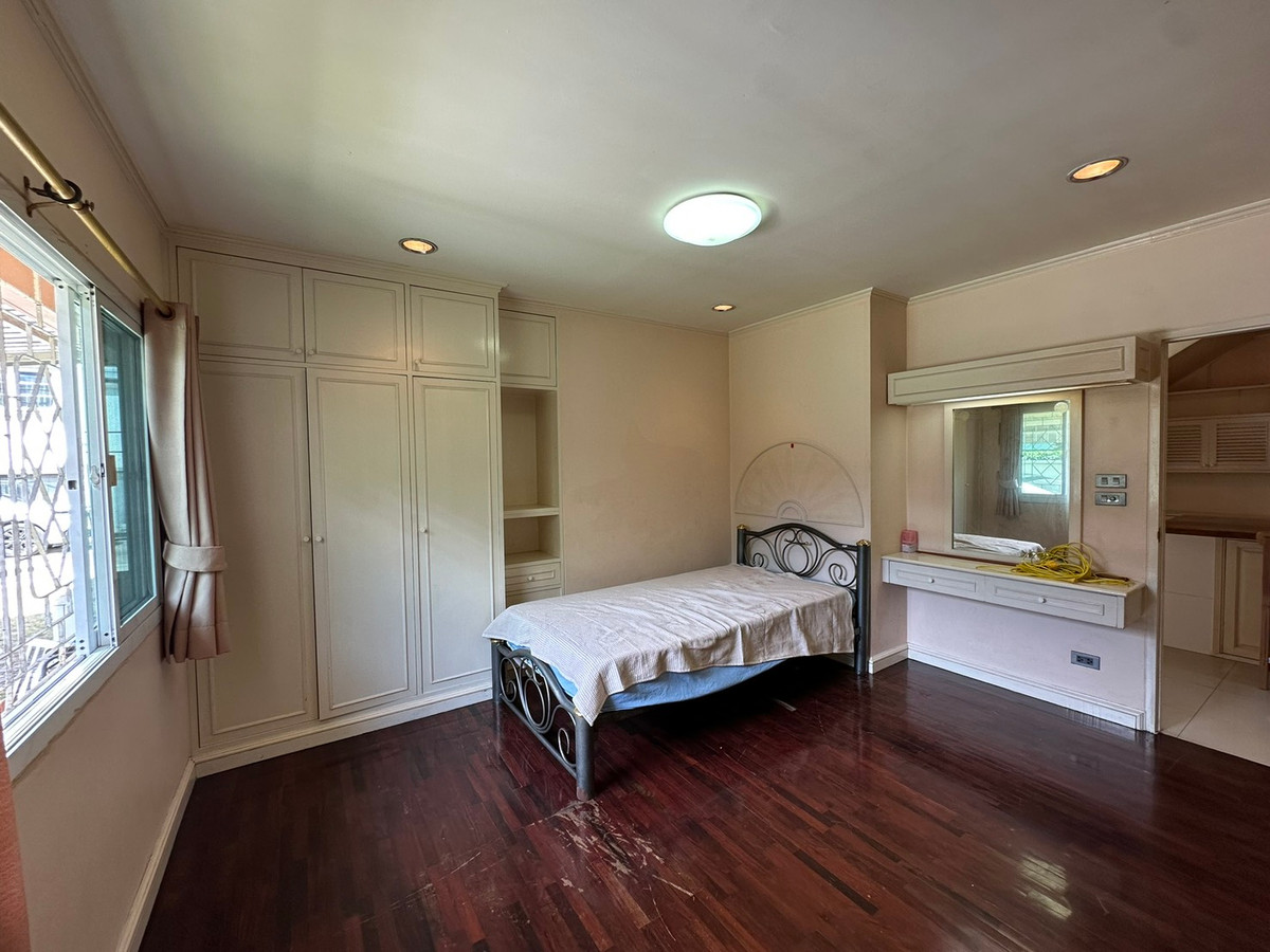 ให้เช่าบ้านพระราม 9 เพชรบุรีตัดใหม่ RCA : ให้เช่า บ้านเดี่ยว 2 ชั้น ซอยศูนย์วิจัย