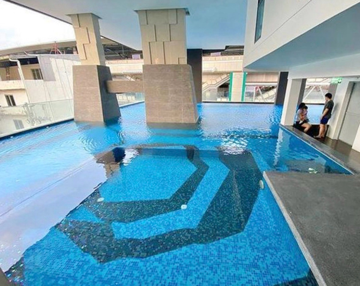 ให้เช่าคอนโดวิภาวดี ดอนเมือง หลักสี่ : 📍โครงการ : Rich Park Terminal Phaholyothin 59
🚝 อยู่ติด  : BTS สถานีพหลโยธิน 59  ( 0 เมตร ) 🚶🏻
💵 ราคาเช่า : 15,000 บาท / เดือน