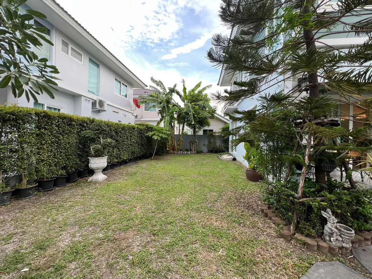 For RentHouseSamut Prakan,Samrong : Single house for rent, Villaggio Bangna-Trad Km.26, Soi ABAC Bangna. Near ABAC Bangna University