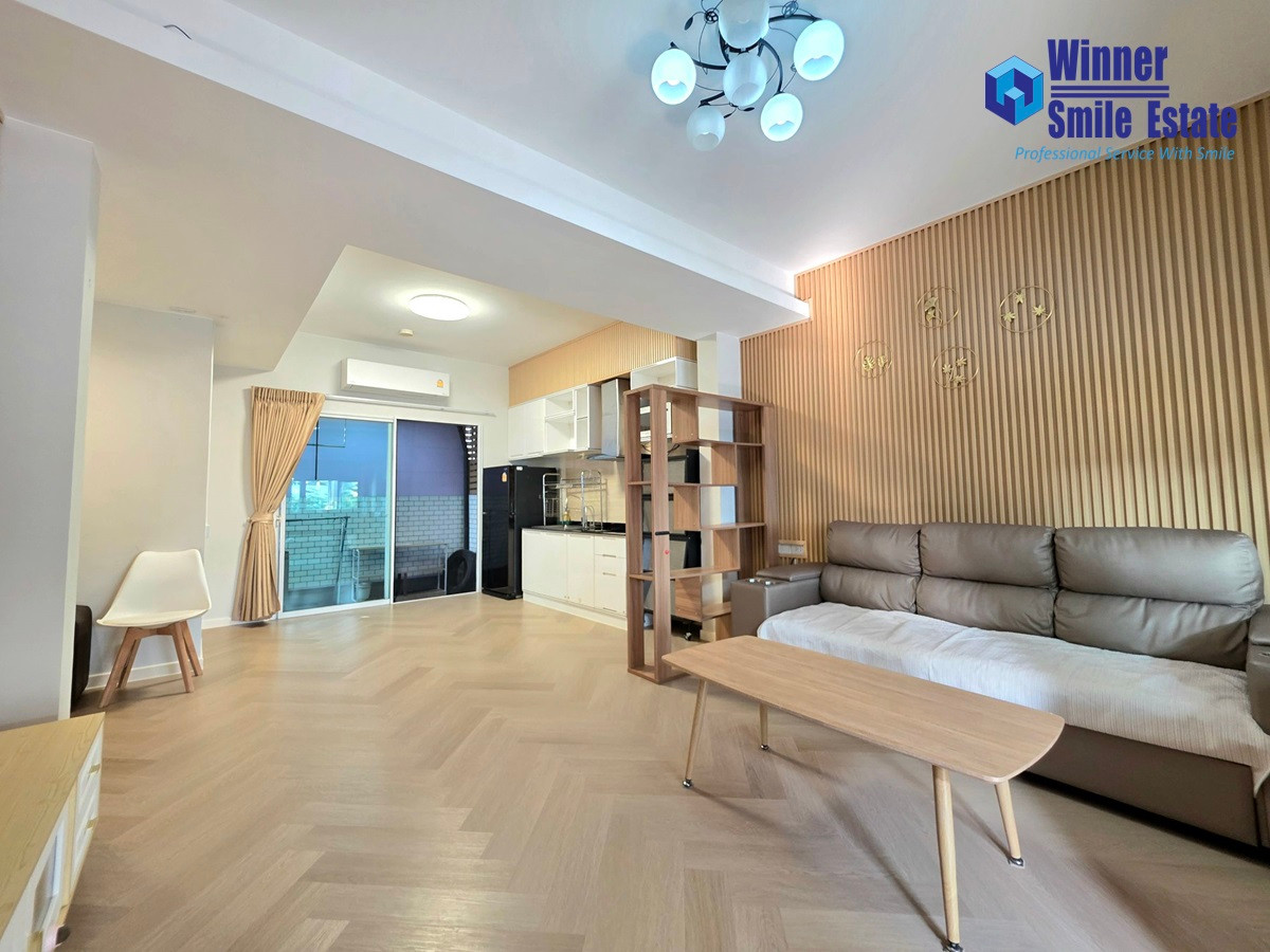 For RentTownhomeSamut Prakan,Samrong : 🔥Townhome for rent, Villaggio Bangna, very beautiful, new, near the garden, lake, in front of the house, not next to anyone.