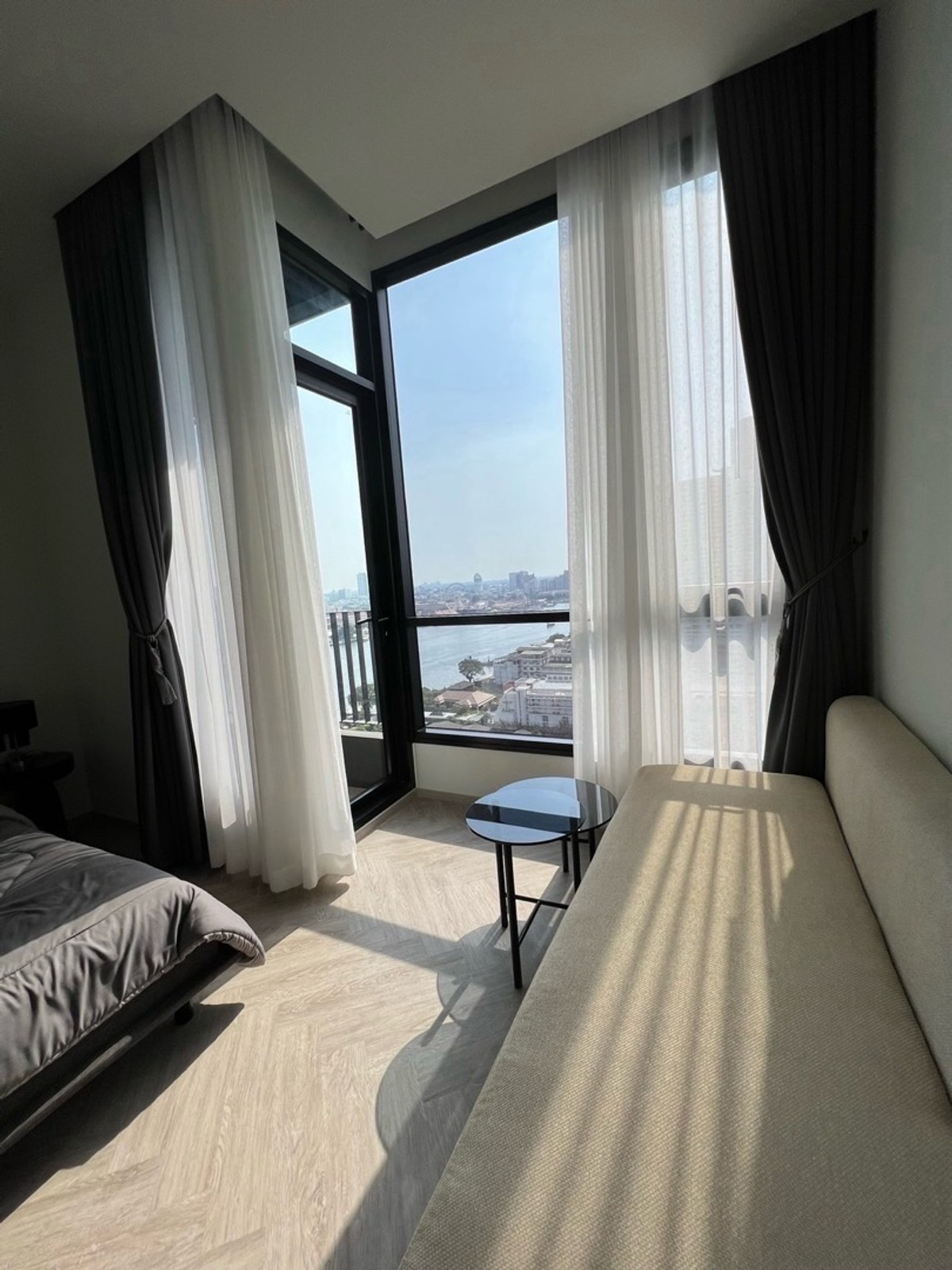 For RentCondoWongwianyai, Charoennakor : For rent Chapter Charoennakhon-Riverside ☎️ 0912322009