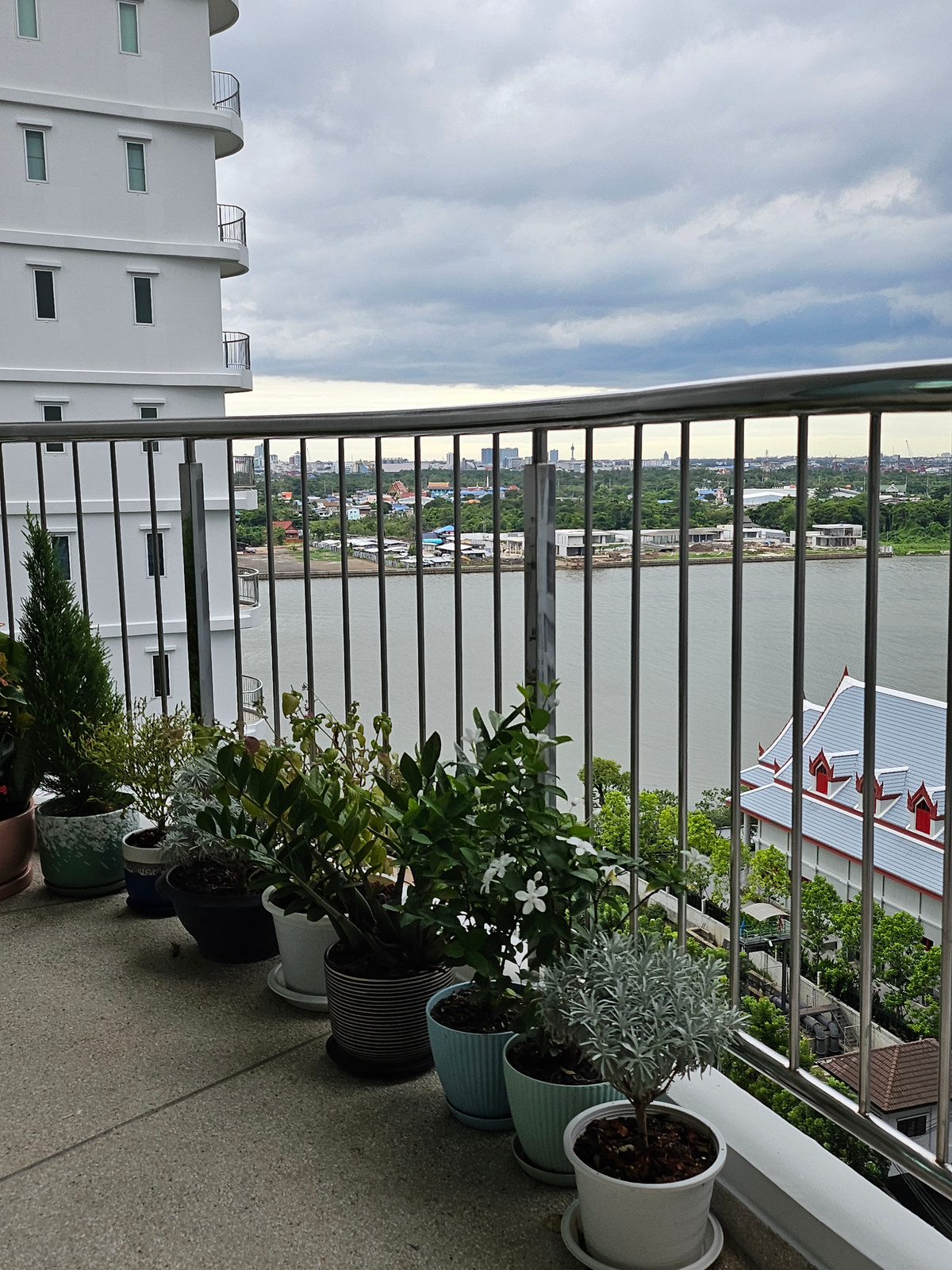 For SaleCondoRama3 (Riverside),Satupadit : 🔥 FOR SELL 🔥 Supalai Riva Grande Condo High Rise A Rare 2-Bedroom with Grand Living Space, large area at home level. On a condo along the Chao Phraya River View along the Chao Phraya River