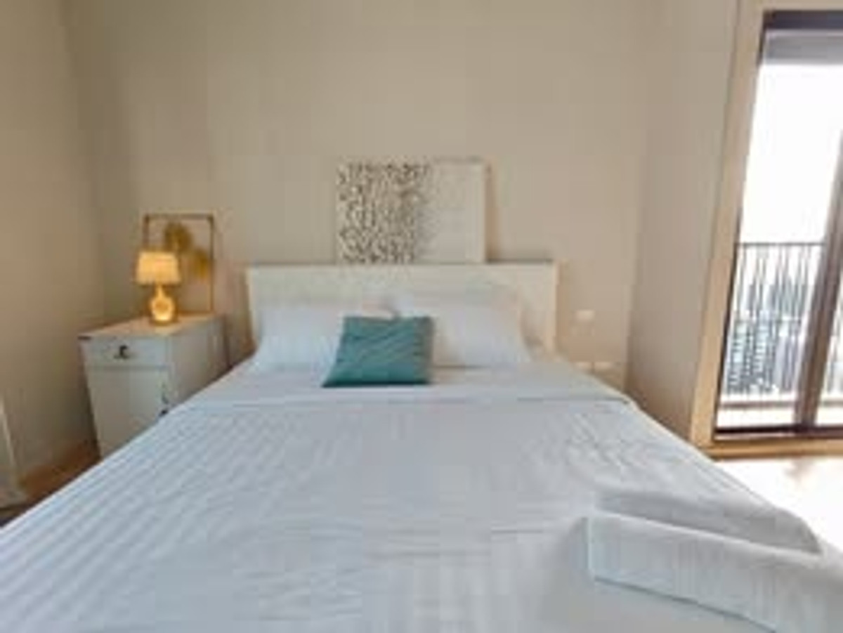 For RentCondoSukhumvit, Asoke, Thonglor : 🚅✨  Noble Refine Phrom Phong For rent 2 bedroom condo - only 5 minutes walk to BTS Phrom Phong.