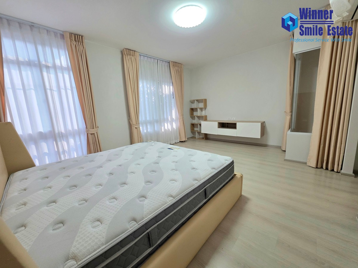 For RentTownhomeSamut Prakan,Samrong : 🔥Townhome for rent, Villaggio Bangna, very beautiful, new, near the garden, lake, in front of the house, not next to anyone.