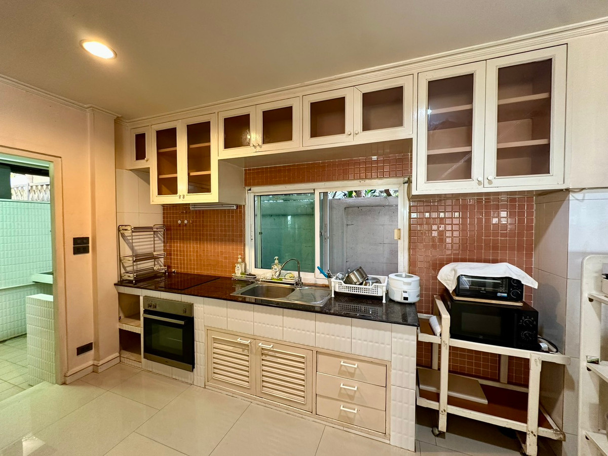 ให้เช่าบ้านพระราม 9 เพชรบุรีตัดใหม่ RCA : ให้เช่า บ้านเดี่ยว 2 ชั้น ซอยศูนย์วิจัย