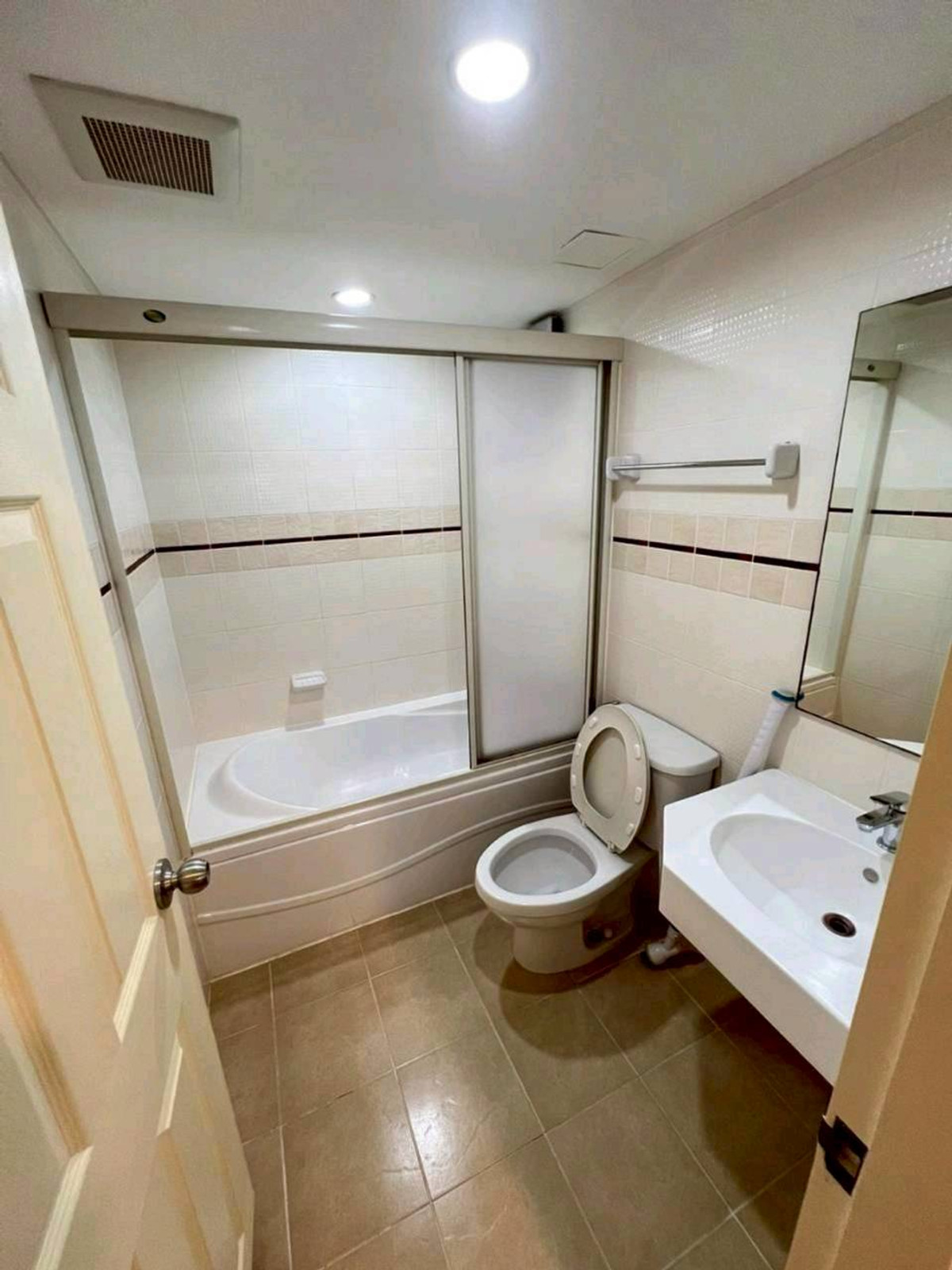 ให้เช่าคอนโดสะพานควาย จตุจักร : ✅ LUPK115 ✅ Line : @p2nproperty