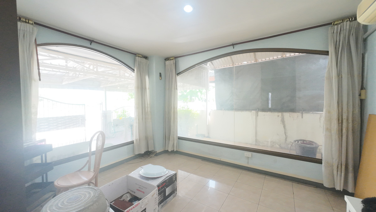 ขายบ้านนวมินทร์ รามอินทรา : ขายบ้านเดี่ยวบุณฑริก วัชรพล 50.6 ตรว. หลังริมถนนเมน หน้าบ้านทิศตะวันออก ทำเลศักยภาพใกล้ทางด่วน