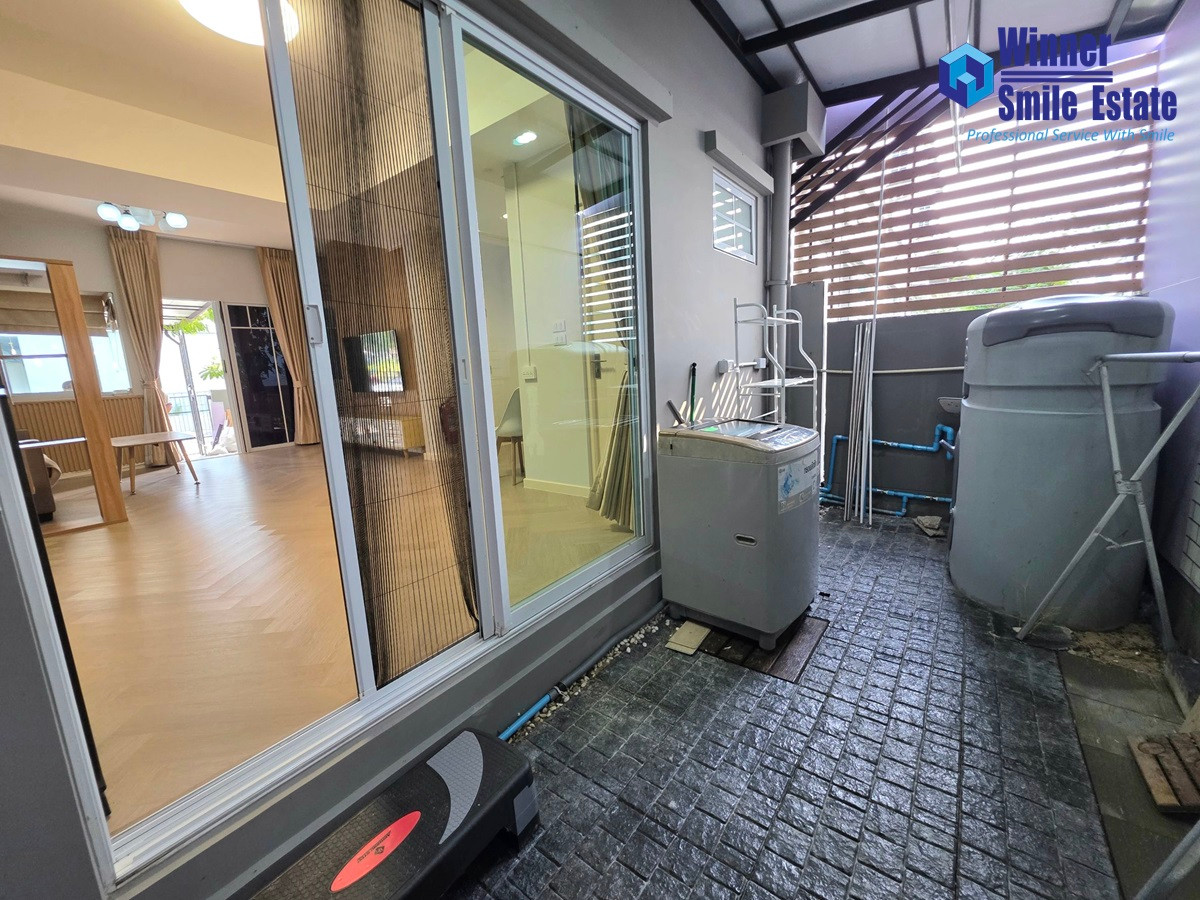 For RentTownhomeSamut Prakan,Samrong : 🔥Townhome for rent, Villaggio Bangna, very beautiful, new, near the garden, lake, in front of the house, not next to anyone.