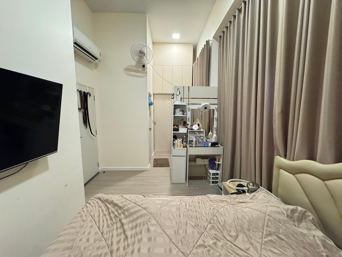 For SaleTownhomeRama5, Ratchapruek, Bangkruai : Townhome for sale, Siri Place Charan-Pinklao Project. Behind the corner near the center