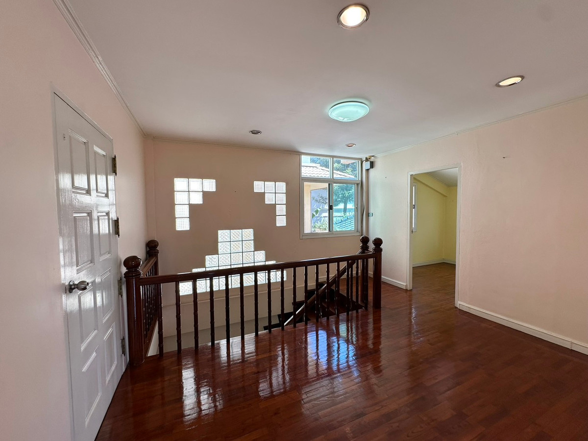 ให้เช่าบ้านพระราม 9 เพชรบุรีตัดใหม่ RCA : ให้เช่า บ้านเดี่ยว 2 ชั้น ซอยศูนย์วิจัย