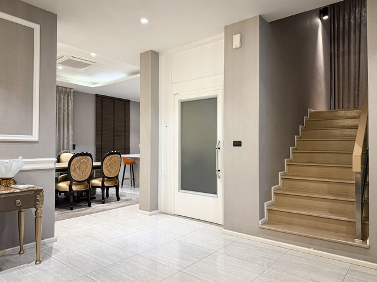 ขายบ้านแจ้งวัฒนะ เมืองทอง : ขายบ้านเดี่ยว 3 ชั้น หมู่บ้านโมทีค แจ้งวัฒนะ ซอย 10 พร้อมลิฟต์ส่วนตัว พื้นที่ใช้สอย 460 ตร.ม. 