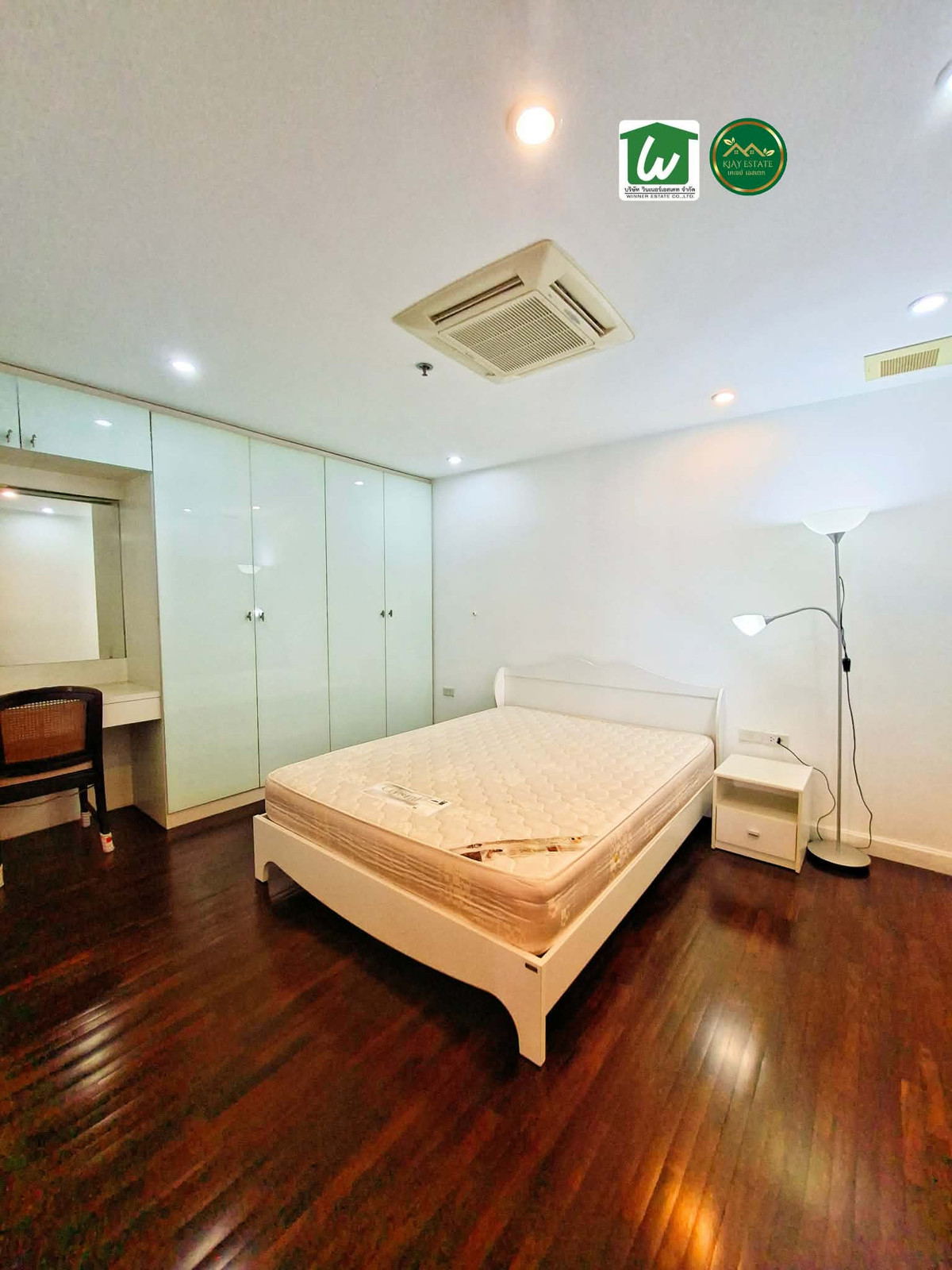 ให้เช่าคอนโดสีลม ศาลาแดง บางรัก : ให้เช่าด่วน State Tower Silom - 2 ห้องนอน  วิวเจ้าพระยา เพียง 🔥 38,𝟎𝟎𝟎/เดือน🔥BTS สะพานตากสิน ห้องสวย พร้อมอยู่