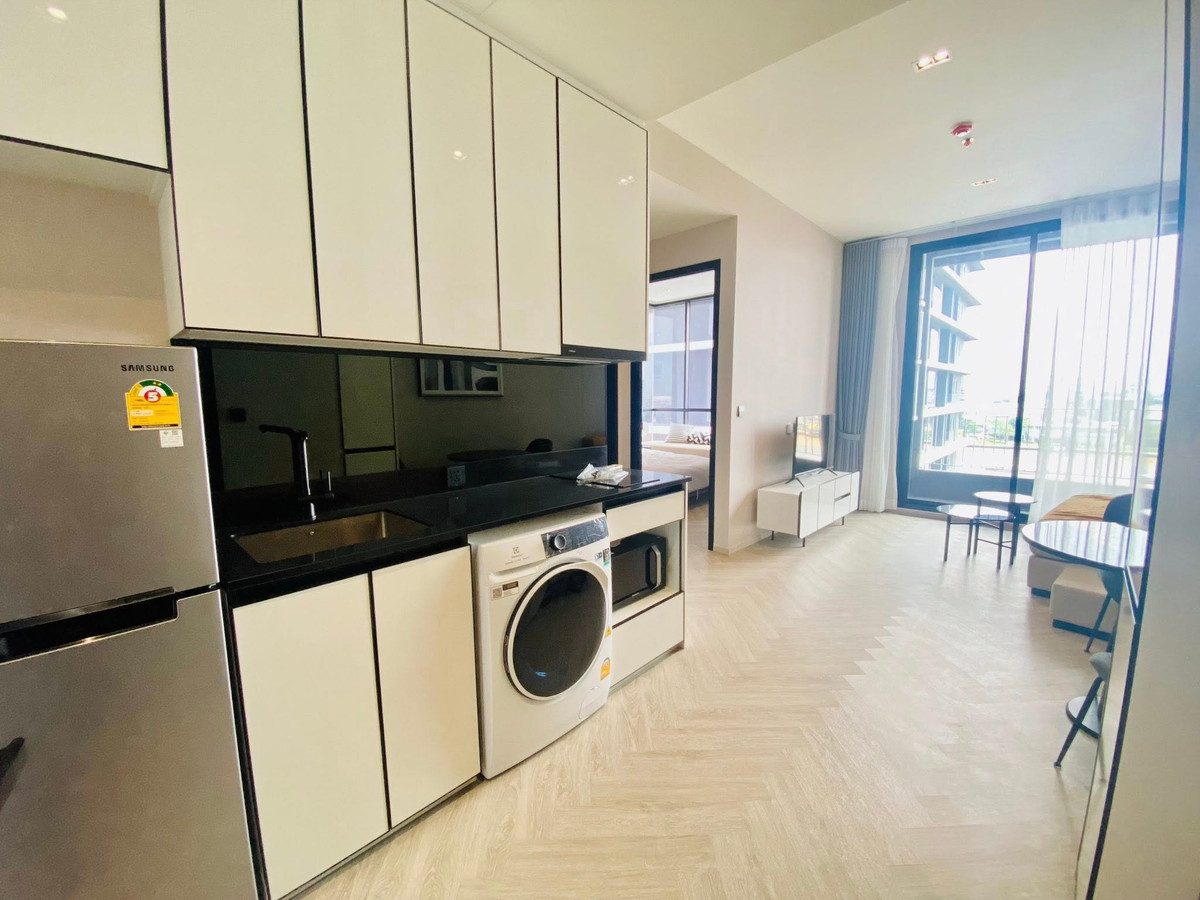 For SaleCondoWongwianyai, Charoennakor : Best Deal in Charoennakhon! 2-Bed Riverside Home Below Market Price!